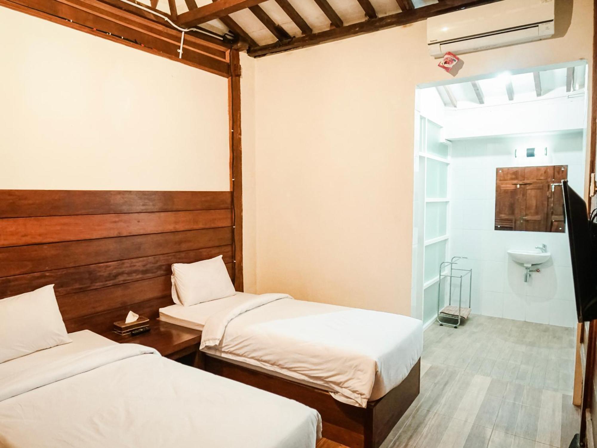 Pendhapa Art Space - Pas Limasan Homestay Prawirotaman Exterior photo