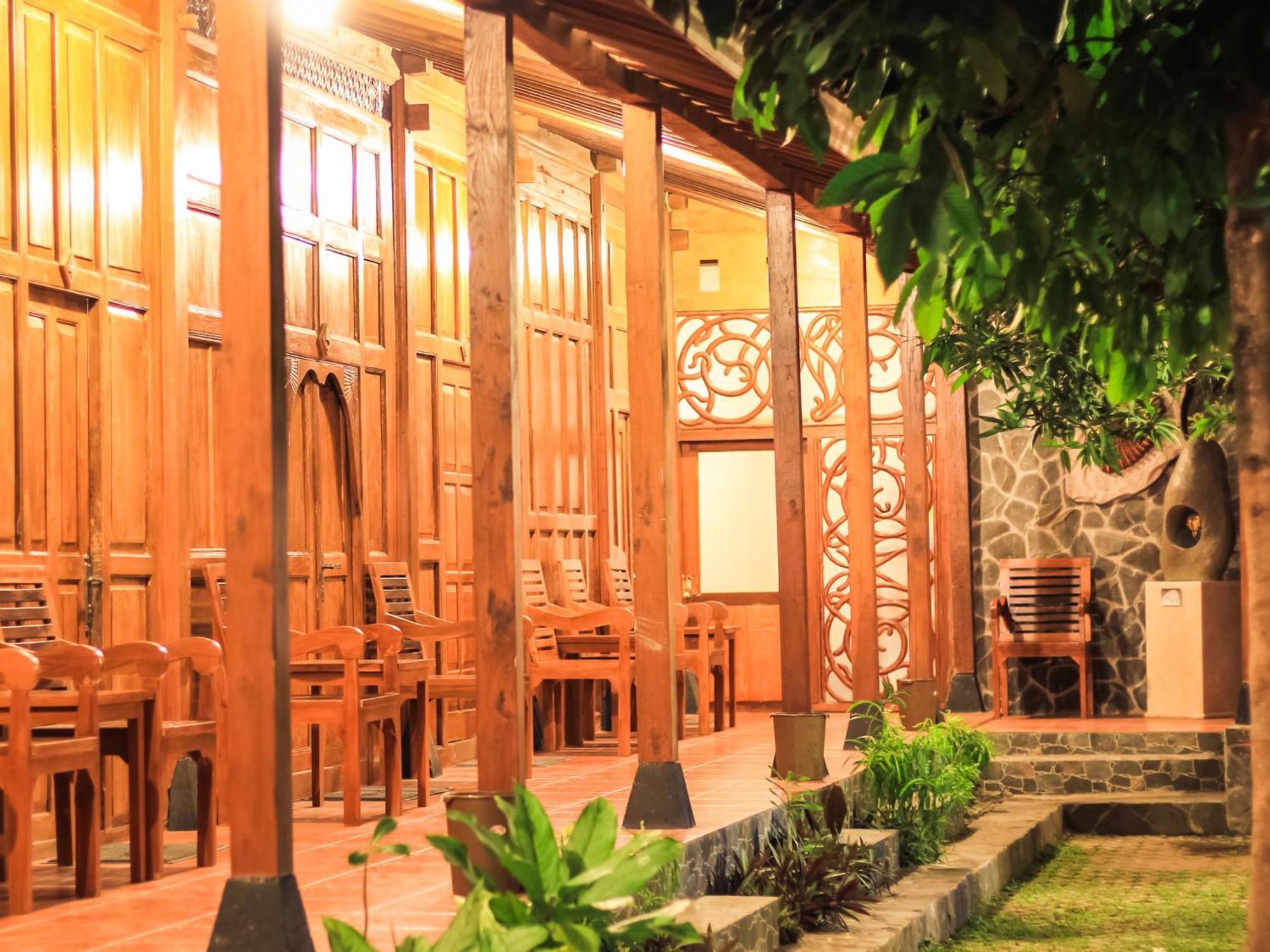 Pendhapa Art Space - Pas Limasan Homestay Prawirotaman Exterior photo