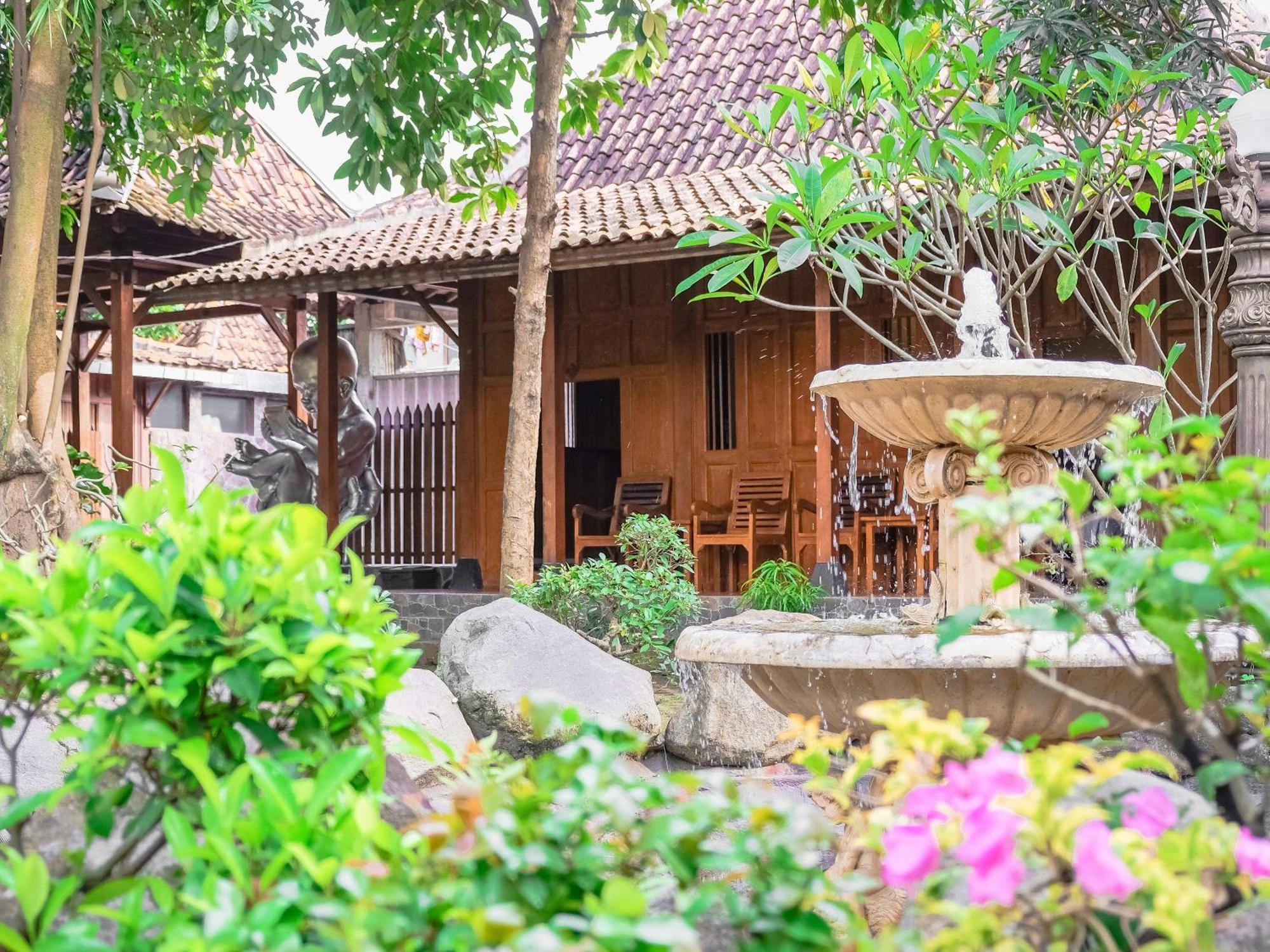 Pendhapa Art Space - Pas Limasan Homestay Prawirotaman Exterior photo