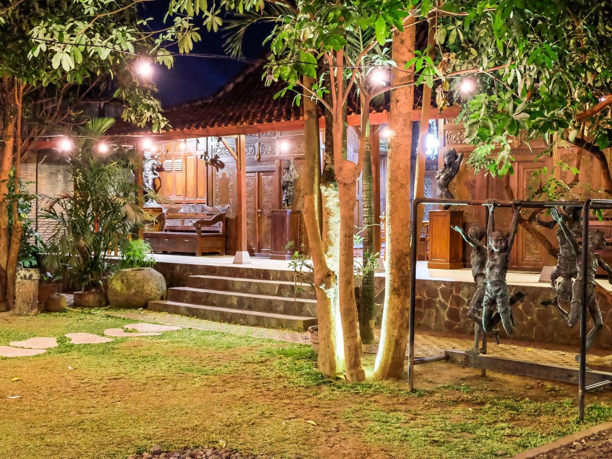Pendhapa Art Space - Pas Limasan Homestay Prawirotaman Exterior photo